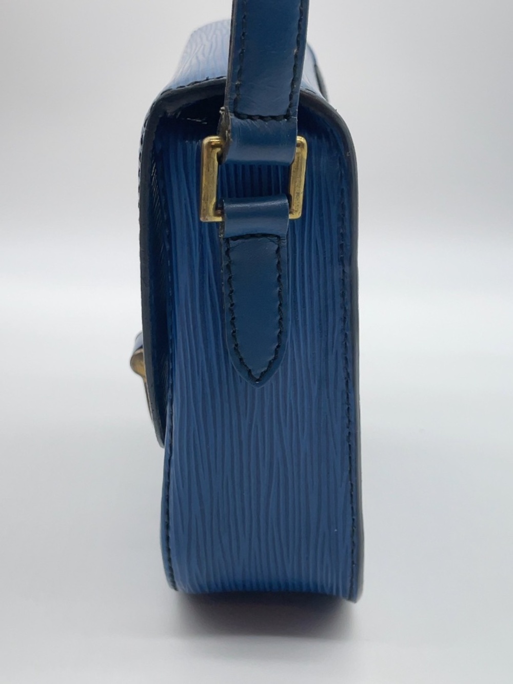 Louis Vuitton Epi Blue Saint Cloud Crossbody - Picture 4 of 12